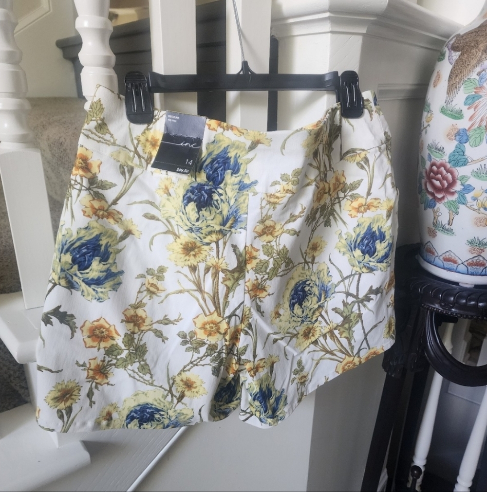 NEW INC International Concepts Yellow and Green Floral Shorts 14